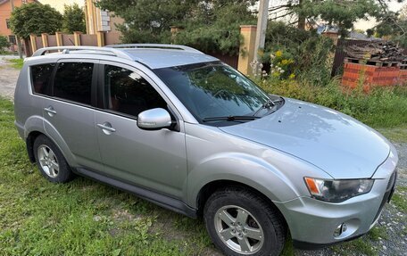 Mitsubishi Outlander III рестайлинг 3, 2010 год, 980 000 рублей, 5 фотография