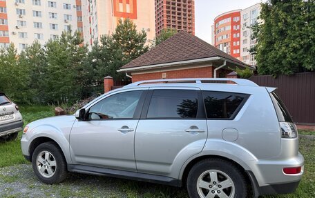 Mitsubishi Outlander III рестайлинг 3, 2010 год, 980 000 рублей, 2 фотография
