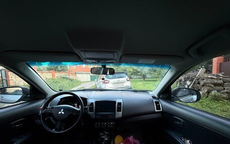 Mitsubishi Outlander III рестайлинг 3, 2010 год, 980 000 рублей, 10 фотография