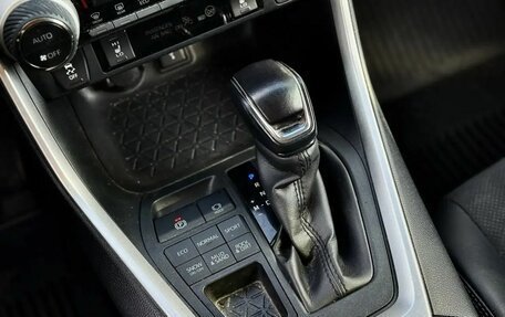 Toyota RAV4, 2021 год, 3 075 000 рублей, 12 фотография