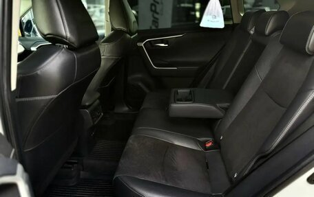 Toyota RAV4, 2021 год, 3 075 000 рублей, 13 фотография