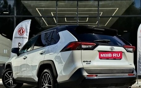 Toyota RAV4, 2021 год, 3 075 000 рублей, 6 фотография