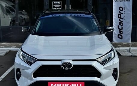 Toyota RAV4, 2021 год, 3 075 000 рублей, 2 фотография