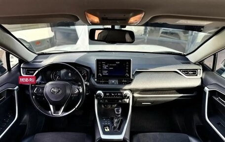 Toyota RAV4, 2021 год, 3 075 000 рублей, 8 фотография