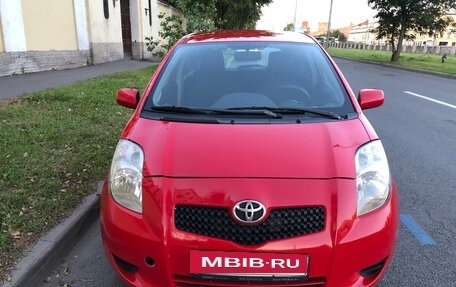 Toyota Yaris III рестайлинг, 2006 год, 470 000 рублей, 2 фотография