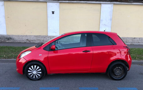 Toyota Yaris III рестайлинг, 2006 год, 470 000 рублей, 4 фотография