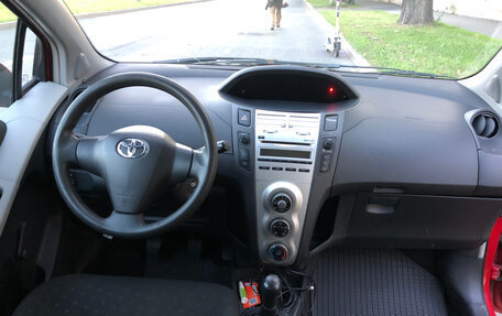 Toyota Yaris III рестайлинг, 2006 год, 470 000 рублей, 14 фотография