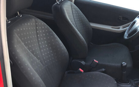 Toyota Yaris III рестайлинг, 2006 год, 470 000 рублей, 12 фотография