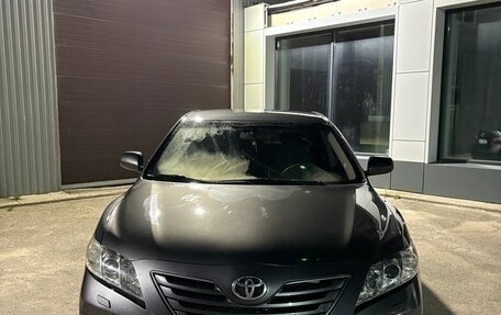 Toyota Camry, 2008 год, 990 000 рублей, 2 фотография