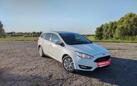 Ford Focus III, 2015 год, 1 100 000 рублей, 2 фотография