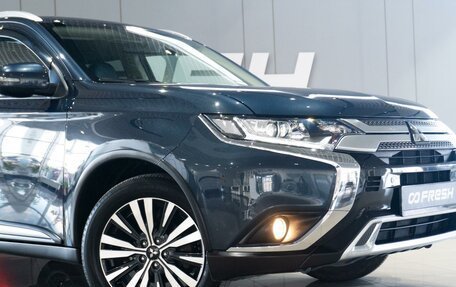 Mitsubishi Outlander III рестайлинг 3, 2021 год, 2 899 000 рублей, 8 фотография