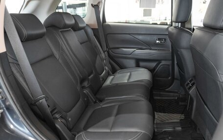 Mitsubishi Outlander III рестайлинг 3, 2021 год, 2 899 000 рублей, 16 фотография
