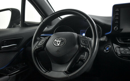 Toyota C-HR I рестайлинг, 2018 год, 1 900 000 рублей, 15 фотография