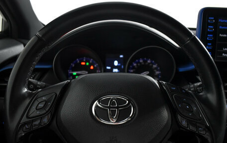 Toyota C-HR I рестайлинг, 2018 год, 1 900 000 рублей, 19 фотография