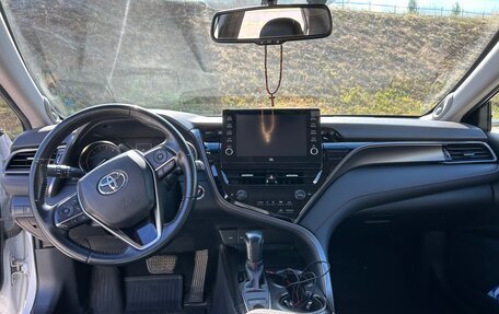 Toyota Camry, 2021 год, 3 650 000 рублей, 6 фотография