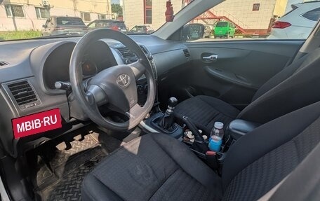 Toyota Corolla, 2011 год, 650 000 рублей, 6 фотография