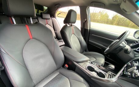 Toyota Camry, 2021 год, 3 300 000 рублей, 9 фотография