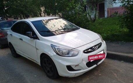Hyundai Solaris II рестайлинг, 2011 год, 380 000 рублей, 2 фотография