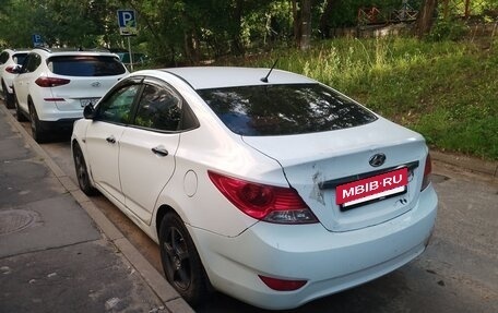 Hyundai Solaris II рестайлинг, 2011 год, 380 000 рублей, 4 фотография