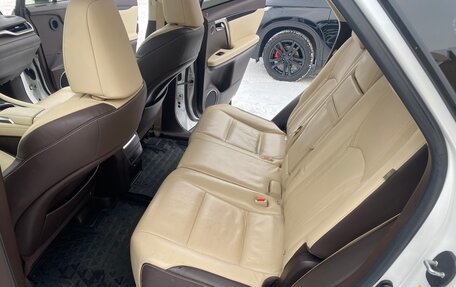 Lexus RX IV рестайлинг, 2016 год, 3 400 000 рублей, 14 фотография
