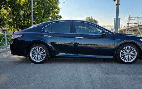 Toyota Camry, 2018 год, 3 465 000 рублей, 5 фотография