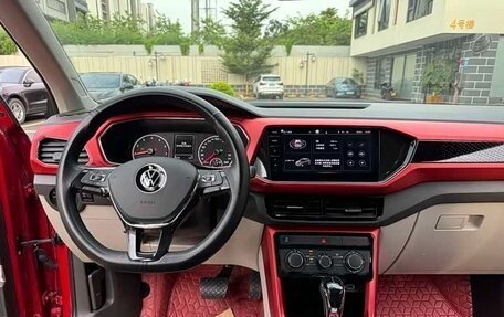 Volkswagen T-Cross I, 2023 год, 1 700 000 рублей, 12 фотография