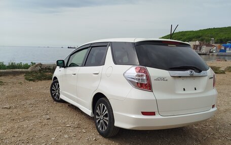 Honda Fit Shuttle I рестайлинг, 2014 год, 950 000 рублей, 3 фотография