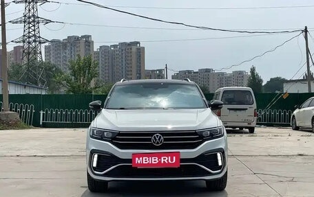 Volkswagen T-Roc I, 2022 год, 1 600 004 рублей, 3 фотография