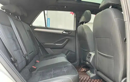Volkswagen T-Roc I, 2022 год, 1 600 004 рублей, 18 фотография