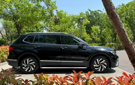 Volkswagen Tiguan II, 2023 год, 2 550 004 рублей, 4 фотография