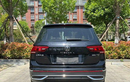 Volkswagen Tiguan II, 2023 год, 2 550 004 рублей, 6 фотография