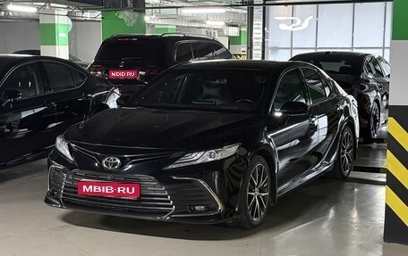 Toyota Camry, 2021 год, 3 100 000 рублей, 1 фотография