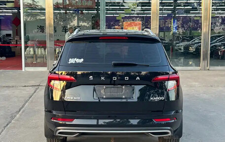 Skoda Karoq I, 2023 год, 1 850 000 рублей, 4 фотография