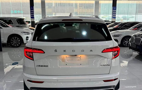Skoda Karoq I, 2023 год, 1 900 000 рублей, 7 фотография