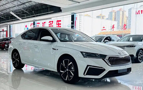 Skoda Octavia IV, 2023 год, 1 740 000 рублей, 2 фотография