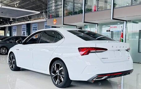 Skoda Octavia IV, 2023 год, 1 740 000 рублей, 5 фотография