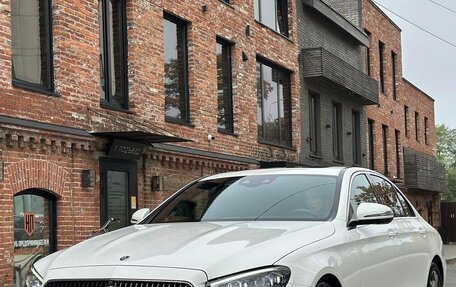 Mercedes-Benz E-Класс, 2020 год, 5 200 000 рублей, 3 фотография