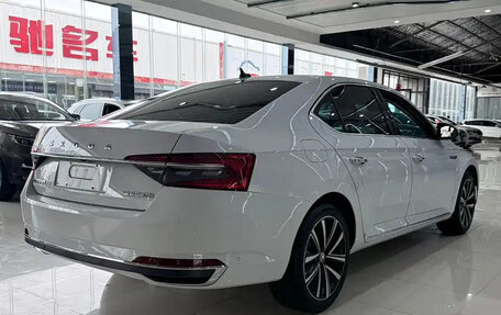 Skoda Superb III рестайлинг, 2023 год, 1 800 000 рублей, 5 фотография