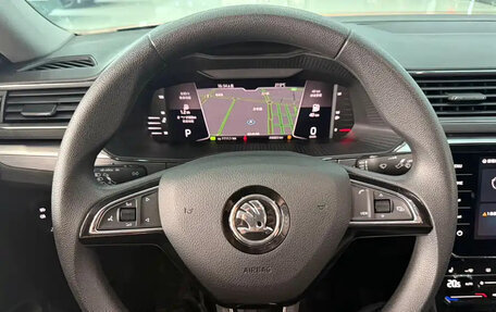 Skoda Superb III рестайлинг, 2023 год, 1 800 000 рублей, 7 фотография