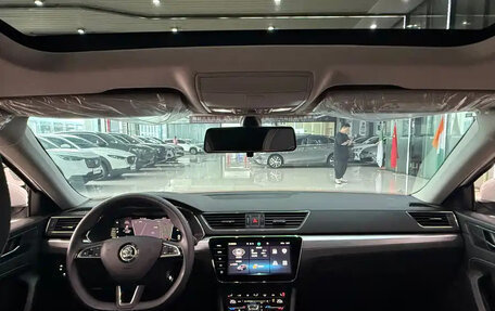 Skoda Superb III рестайлинг, 2023 год, 1 800 000 рублей, 8 фотография