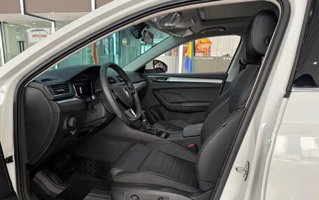 Skoda Superb III рестайлинг, 2023 год, 1 800 000 рублей, 10 фотография