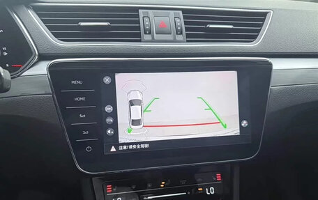 Skoda Superb III рестайлинг, 2023 год, 1 800 000 рублей, 10 фотография