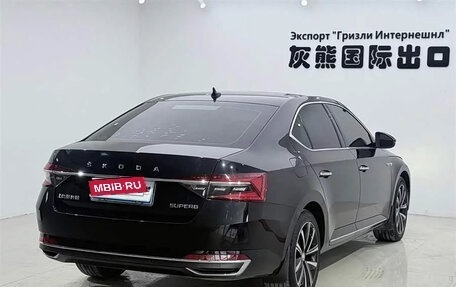 Skoda Superb III рестайлинг, 2023 год, 1 800 000 рублей, 5 фотография