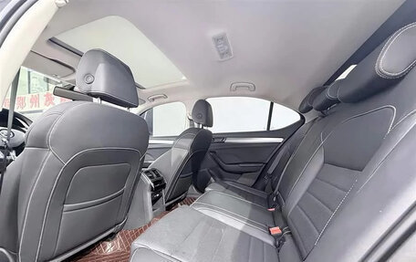 Skoda Superb III рестайлинг, 2023 год, 1 800 000 рублей, 13 фотография