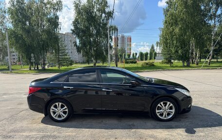 Hyundai Sonata VI, 2011 год, 1 100 000 рублей, 2 фотография