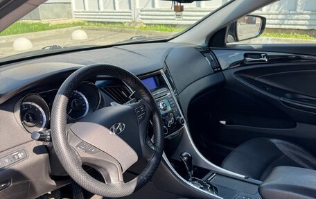 Hyundai Sonata VI, 2011 год, 1 100 000 рублей, 6 фотография