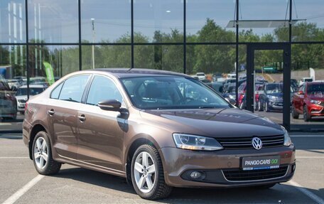 Volkswagen Jetta VI, 2012 год, 955 000 рублей, 3 фотография