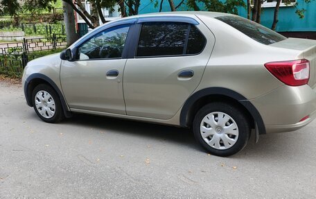 Renault Logan II, 2015 год, 550 000 рублей, 3 фотография