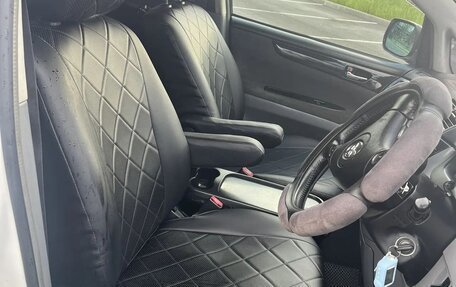 Toyota Ipsum II, 2002 год, 843 500 рублей, 6 фотография