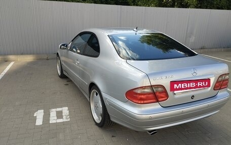 Mercedes-Benz CLK-Класс, 2000 год, 1 500 000 рублей, 22 фотография